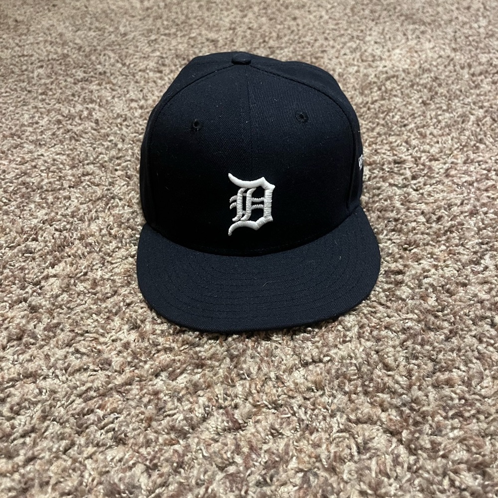 New Era Detroit Tigers black and white fitted cap